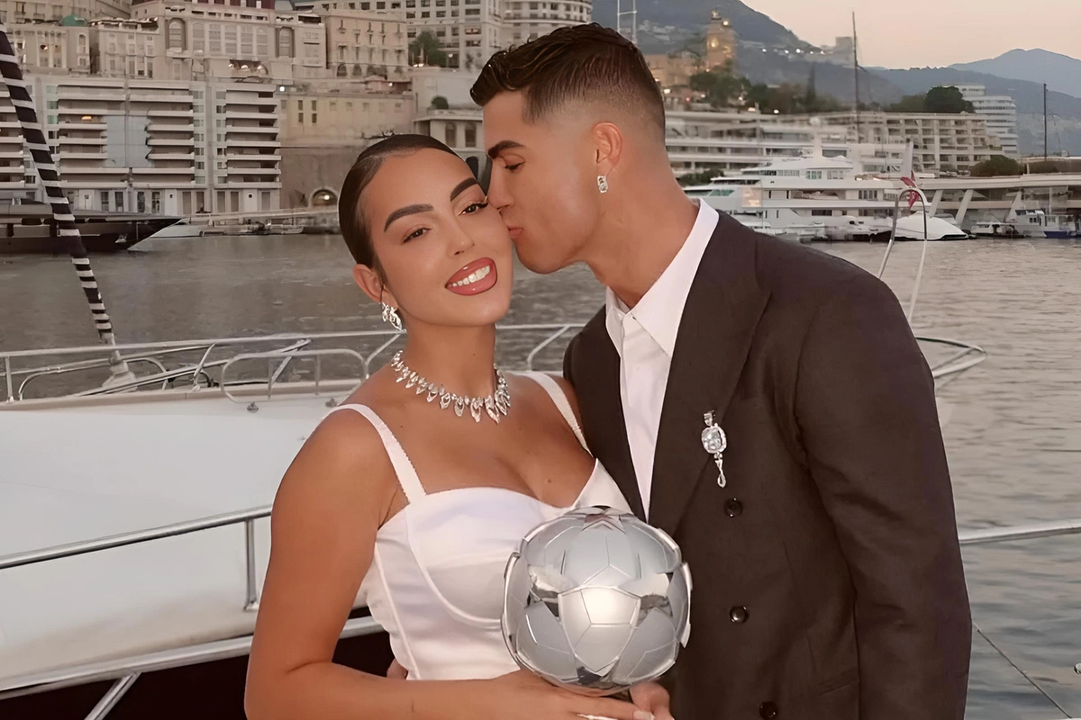 Ronaldonun toyuna dəvət edilən məşhurların siyahısı sızdı - Messi də gələcək?