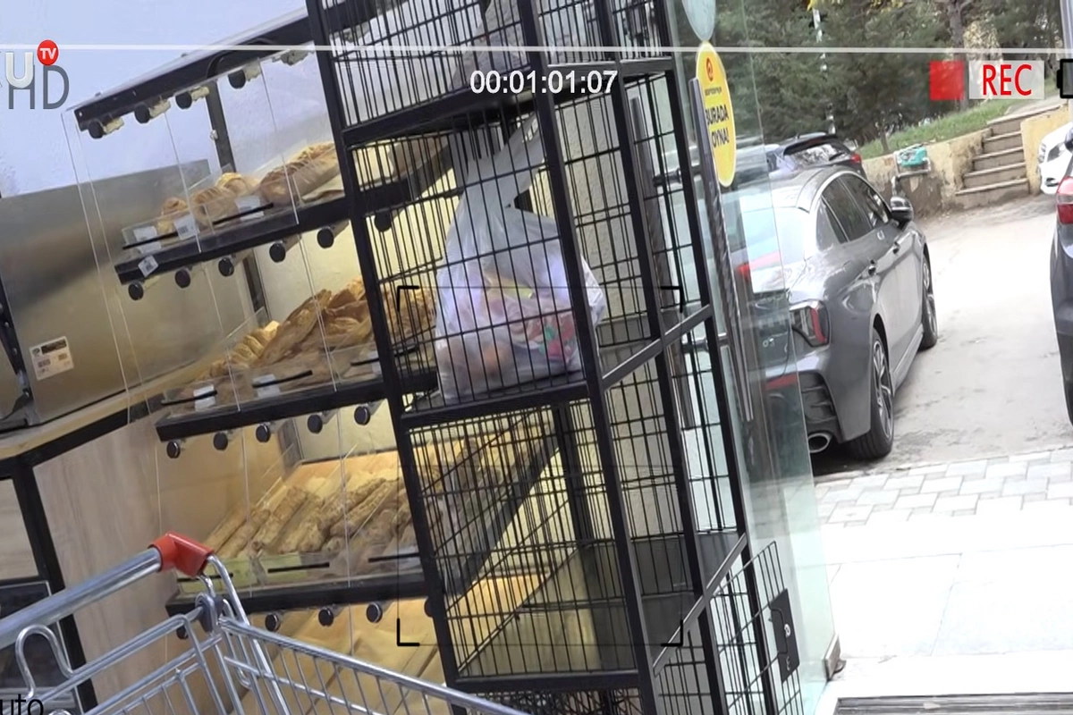 Бакинские школьники отравились жевательной резинкой? - Мнение эксперта