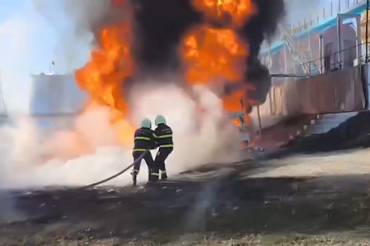 В Азербайджане загорелся перевозивший топливо автомобиль, есть погибший
