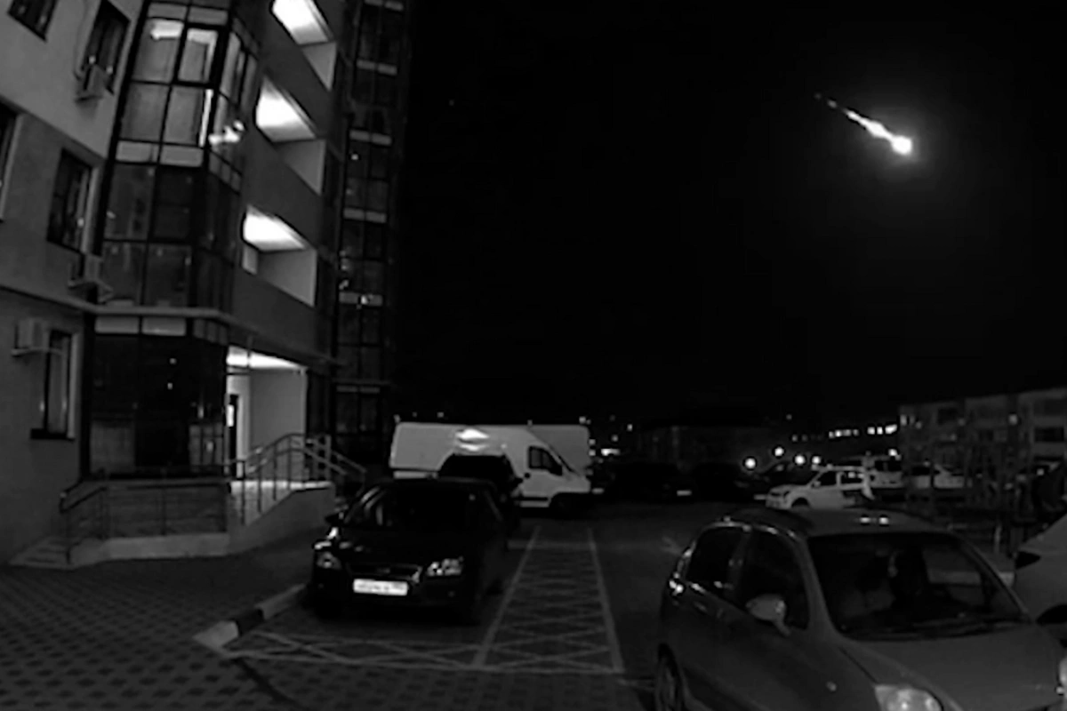 Dəniz üzərindən gələn meteroit səmada YANDI - GÖRÜNTÜLƏR