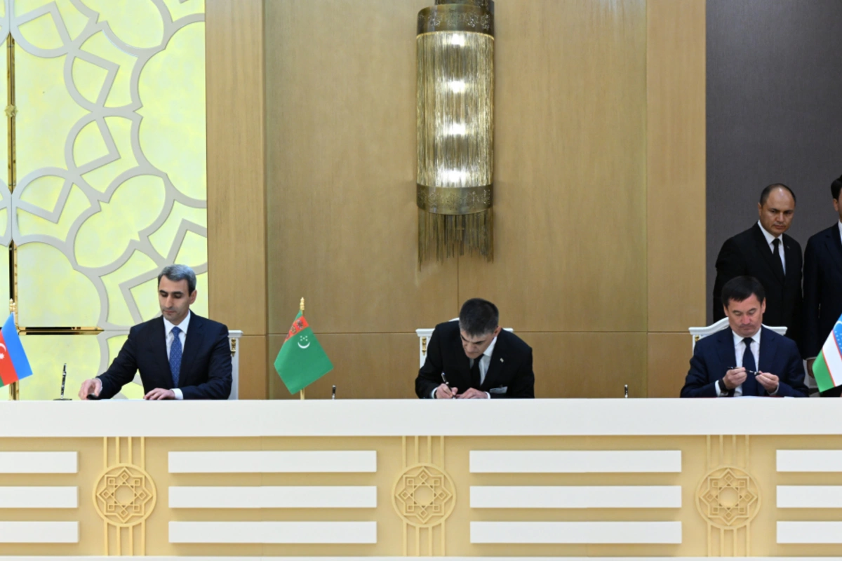 Azərbaycan, Türkmənistan və Özbəkistan liderlərinin iştirakı ilə sənədlər imzalanıb Azərbaycan, Türkmənistan və Özbəkistan liderlərinin iştirakı ilə sənədlər imzalanıb