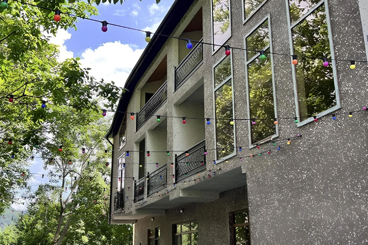 İsmayıllıda hotel yandı İsmayıllıda hotel yandı
