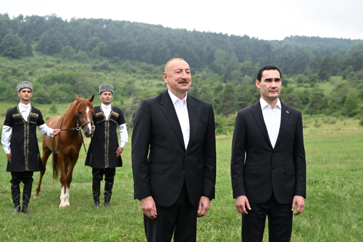 Türkmənistan Prezidentinə Qarabağ atı hədiyyə edilib