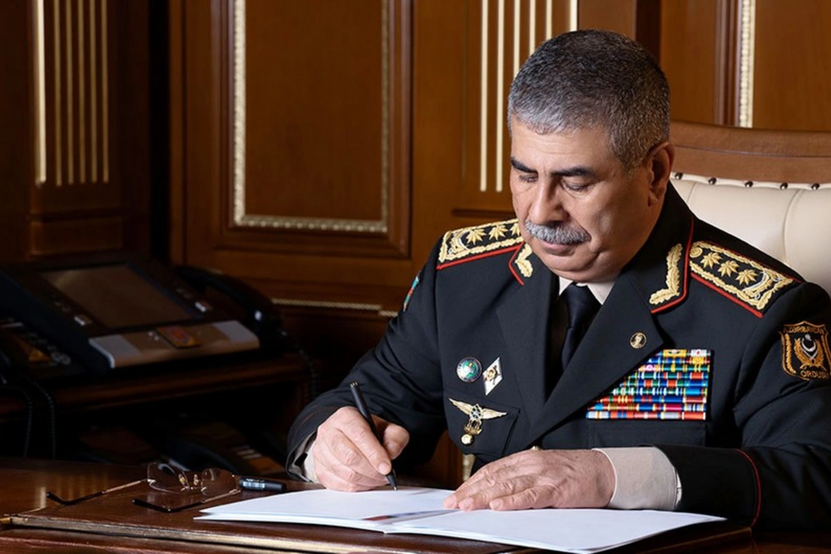 Müdafiə naziri Pakistana başsağlığı verib Müdafiə naziri Pakistana başsağlığı verib