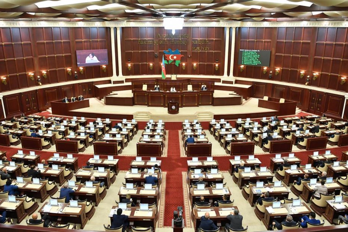 Milli Məclisin 2026-cı il payız sessiyası üzrə ilk iclası başlayıb