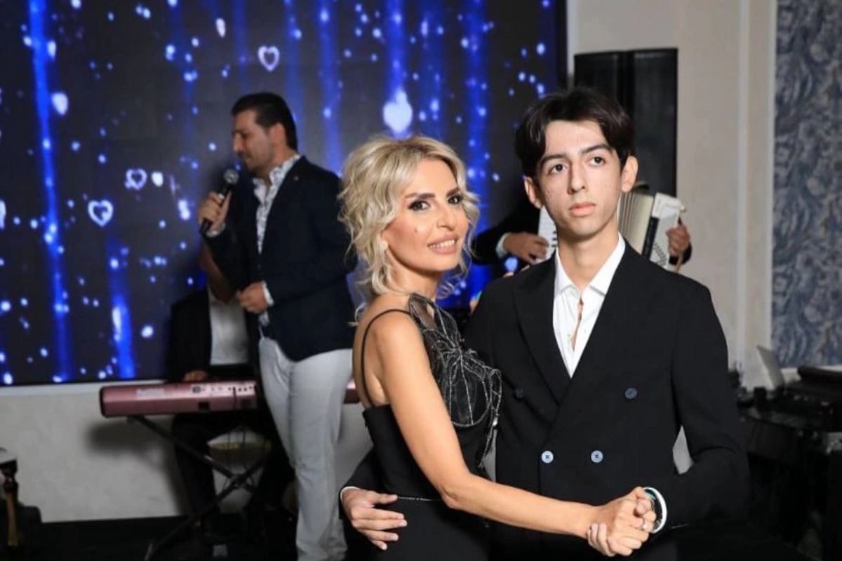 Azərbaycanlı aparıcı oğlunun 20 yaşını belə təbrik etdi