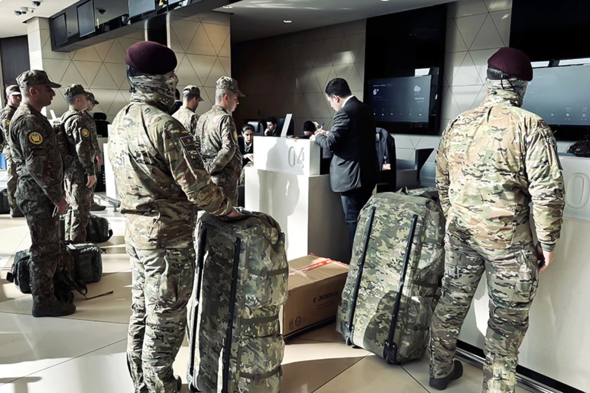 Azərbaycan hərbçiləri BƏƏ-yə getdilər