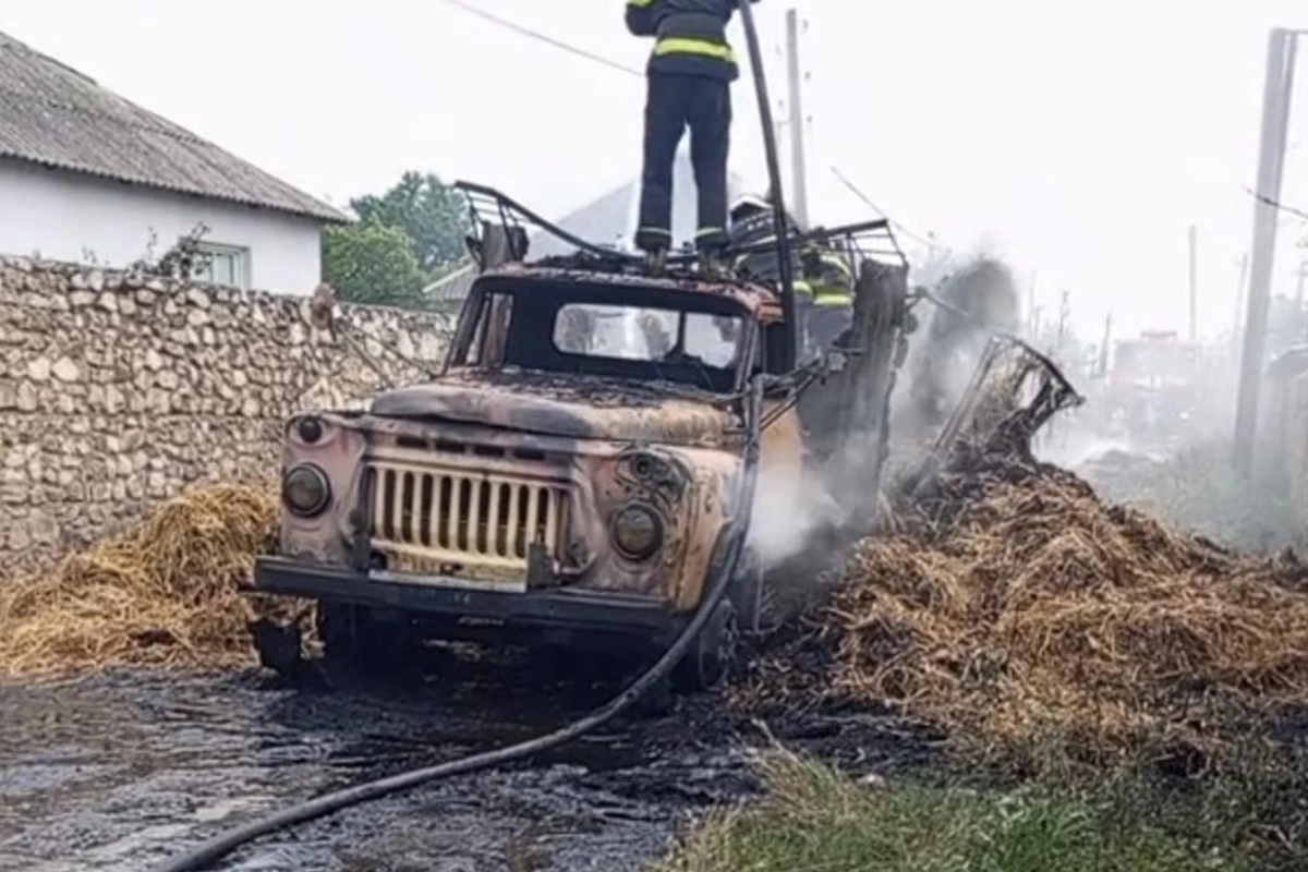Ot tayaları yandı, yük maşını yararsız hala düşdü