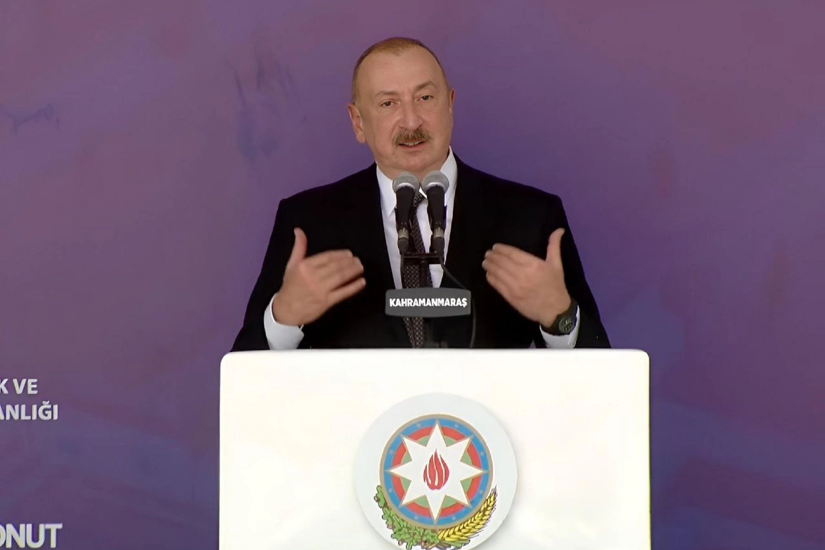 Prezident İlham Əliyev: Azərbaycan məhəlləsinin yaradılması çox gözəl hadisədir Prezident İlham Əliyev: Azərbaycan məhəlləsinin yaradılması çox gözəl hadisədir