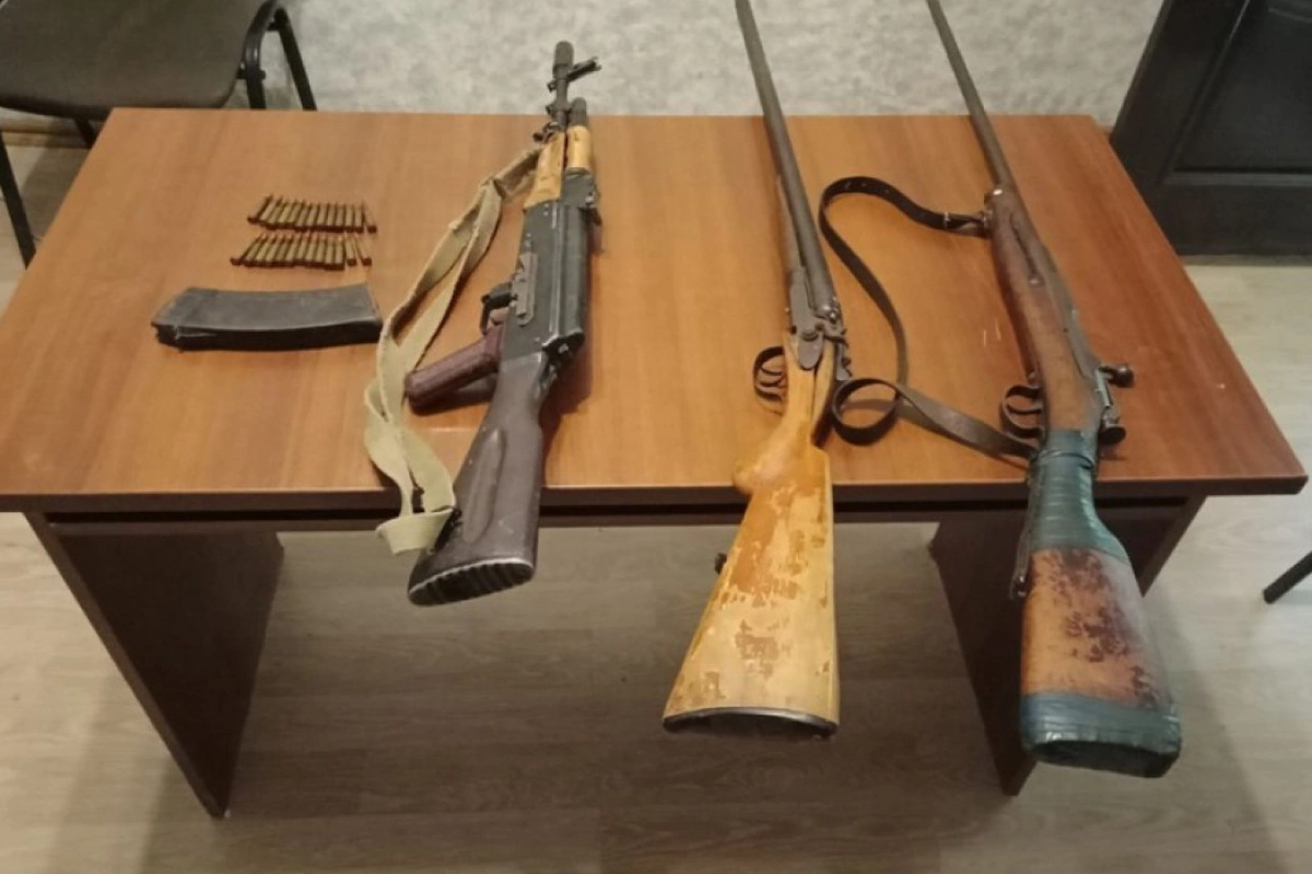Polis 13 tüfəng aşkarladı