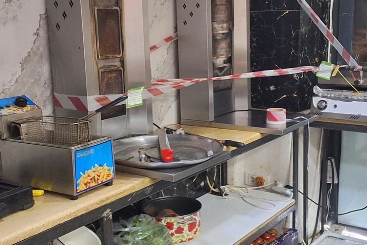 В Азербайджане закрыли донерную после массового отравления клиентов В Азербайджане закрыли донерную после массового отравления клиентов