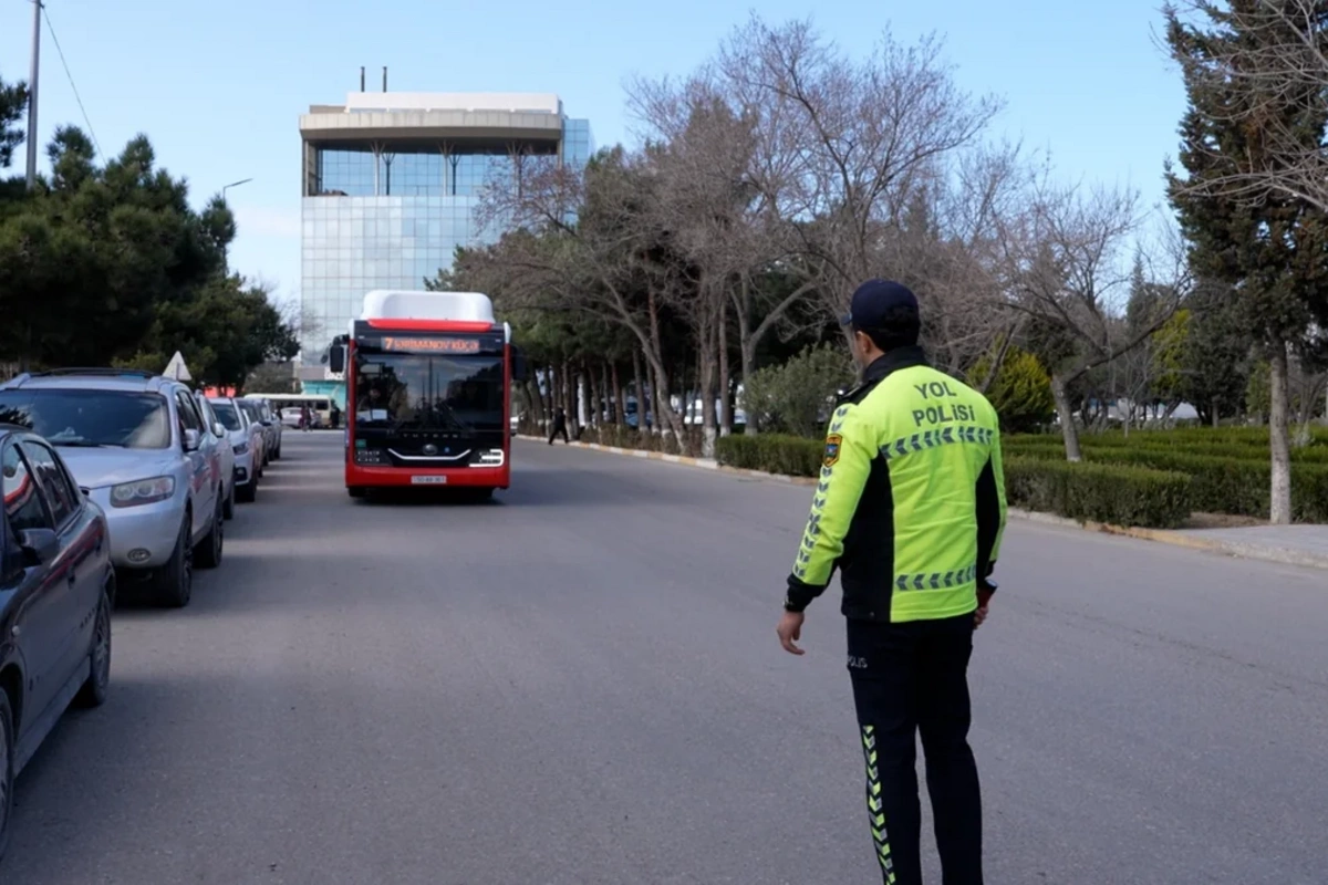 Sumqayıtda polis qayda pozan avtobus sürücülərini şöbəyə dəvət edib