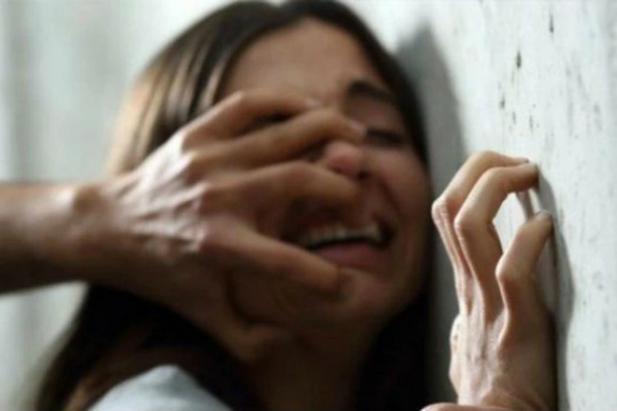 Azərbaycanda film kimi cinayət - 12 yaşlı qız həbsxanada atalığı tərəfindən zorlanıb Azərbaycanda film kimi cinayət - 12 yaşlı qız həbsxanada atalığı tərəfindən zorlanıb