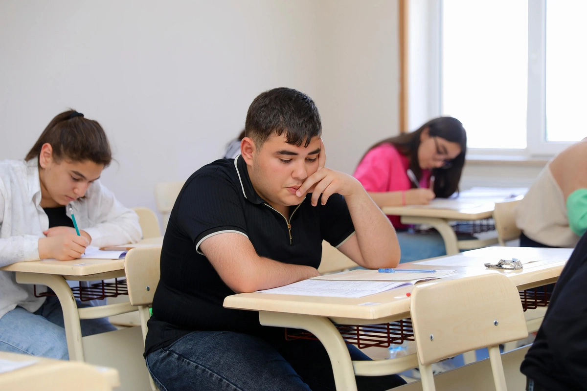 DİM: 7 nəfərdə mobil telefon, 2 nəfərdə isə ağıllı saat aşkarlanıb DİM: 7 nəfərdə mobil telefon, 2 nəfərdə isə ağıllı saat aşkarlanıb