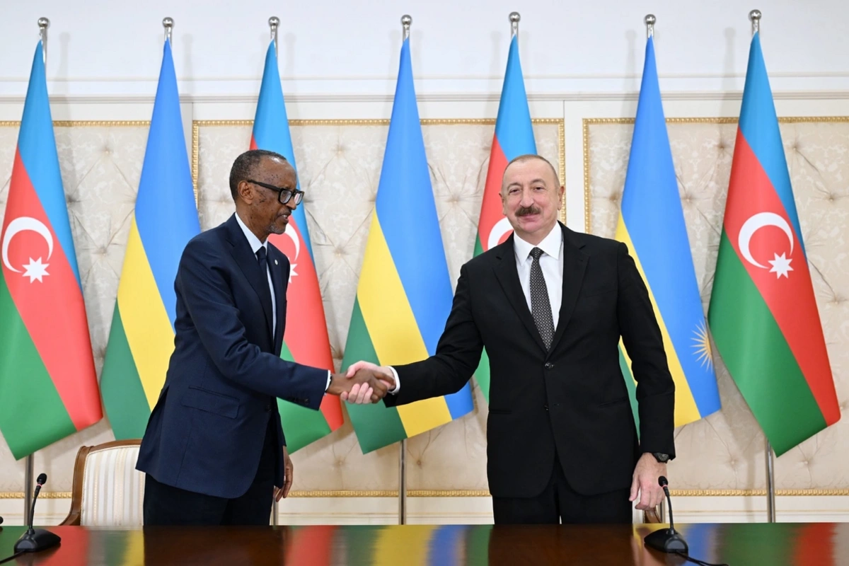 Azərbaycanla Ruanda arasında sənədlər mübadilə olunub, prezidentlər mətbuata bəyanatlarla çıxış edib Azərbaycanla Ruanda arasında sənədlər mübadilə olunub, prezidentlər mətbuata bəyanatlarla çıxış edib