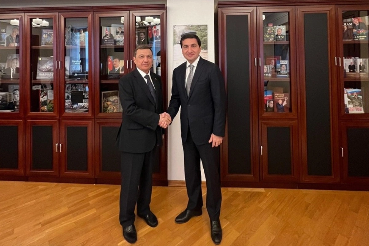 Hikmət Hacıyev Türkmənistanın ölkəmizdəki səfiri ilə görüşüb