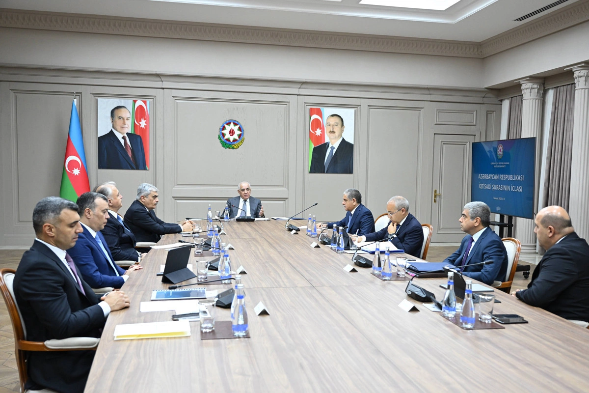 İqtisadi Şuranın növbəti iclası keçirildi, tapşırıqlar verildi İqtisadi Şuranın növbəti iclası keçirildi, tapşırıqlar verildi