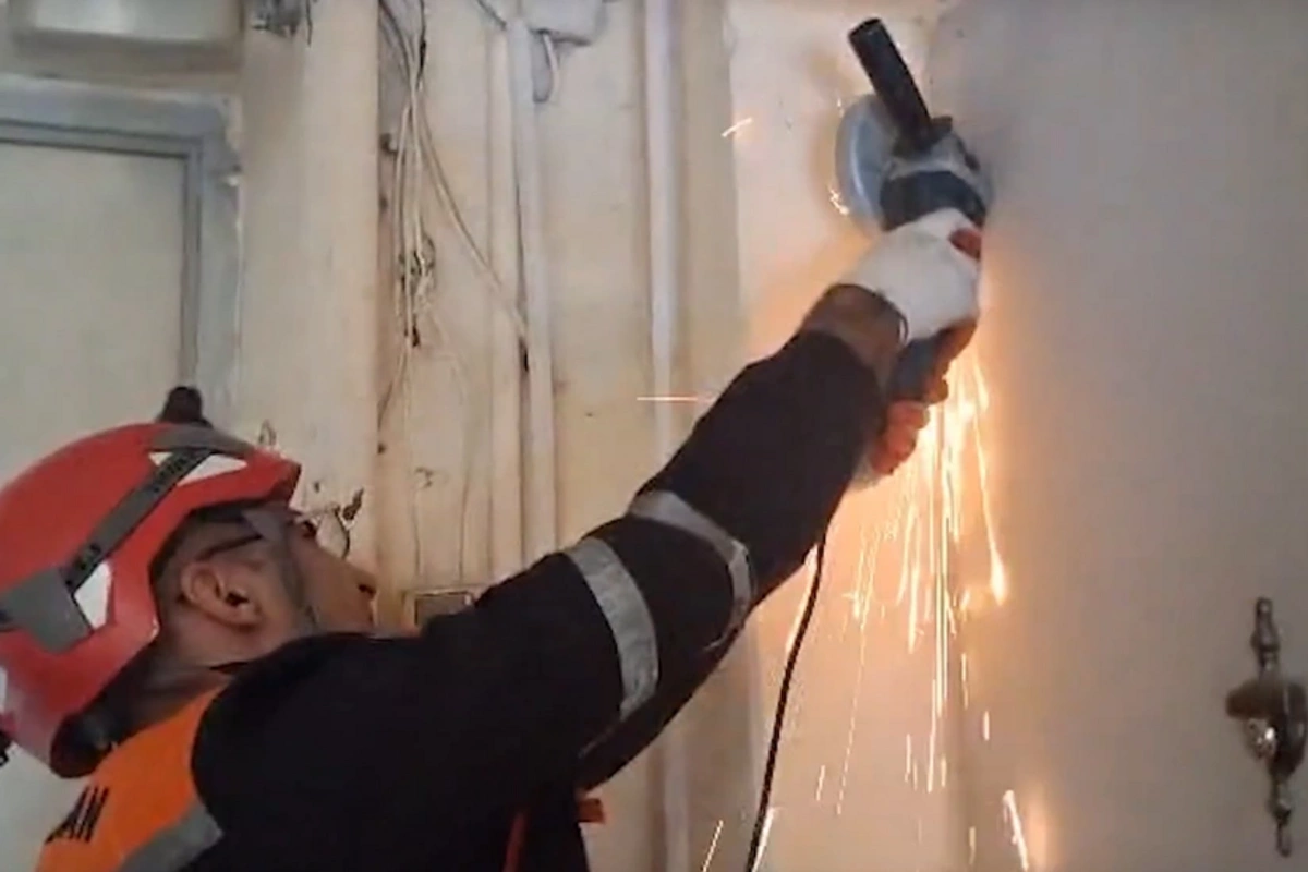 Bakıda mənzildə huşsuz vəziyyətdə qalan şəxs xilas edilib Bakıda mənzildə huşsuz vəziyyətdə qalan şəxs xilas edilib