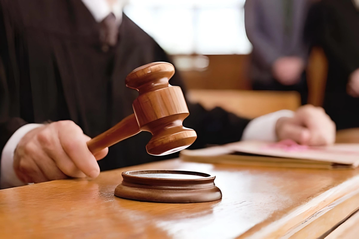 Ərini öldürən qadının məhkəməsi: 11 ay mənimlə üzbəüz oturub çörək yeyib, oğlumu öldürdüyünü gizlədib