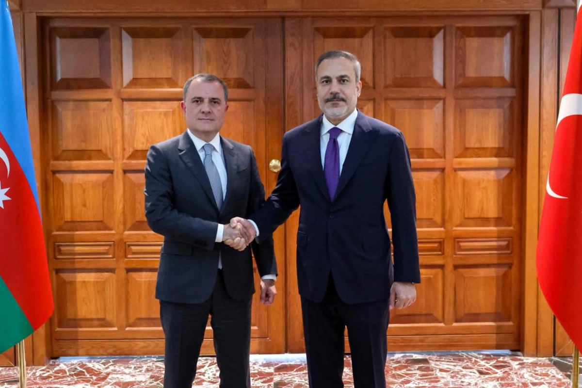 Ceyhun Bayramov Hakan Fidanla İranın Naxçıvana hücumunu müzakirə edib