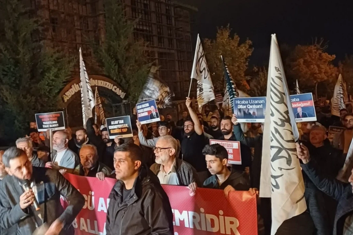 Ankarada səfirliyimizə qarşı aksiyanı qadağan olunmuş təşkilat təşkil edib