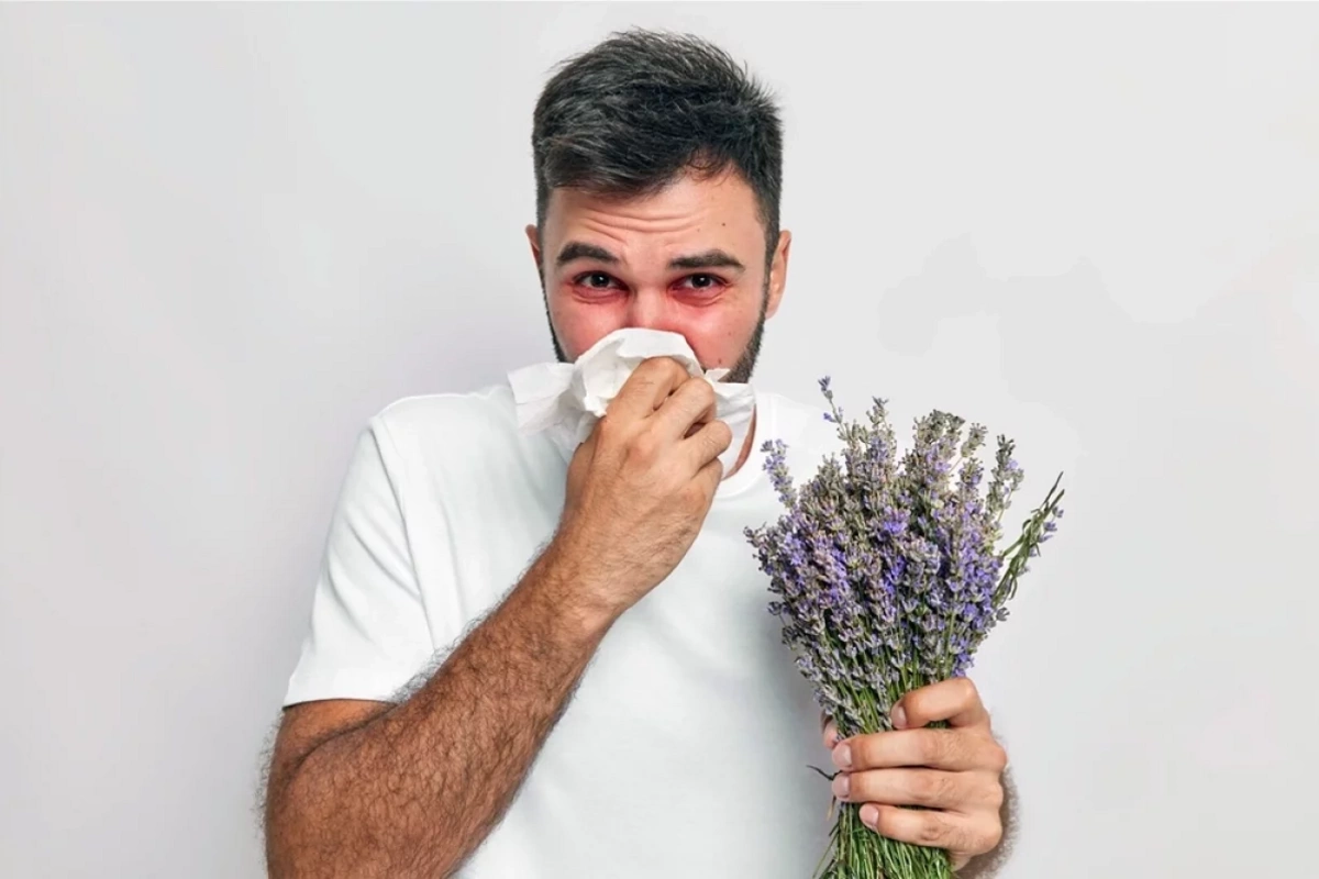 Soyuqdəymə ilə allergiya arasındakı 4 FƏRQ