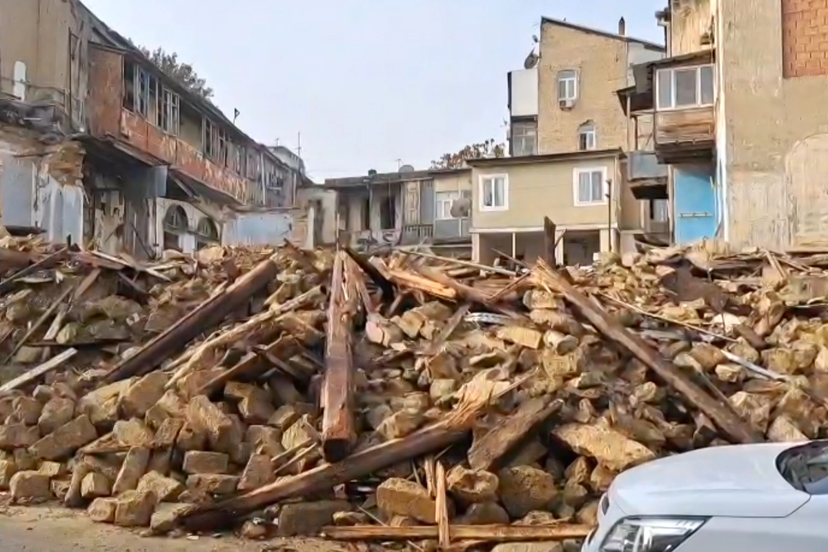 Sovetski söküntüsü ilə bağlı problem - Sakinlərin binadan çıxmasında çətinlik yaranıb