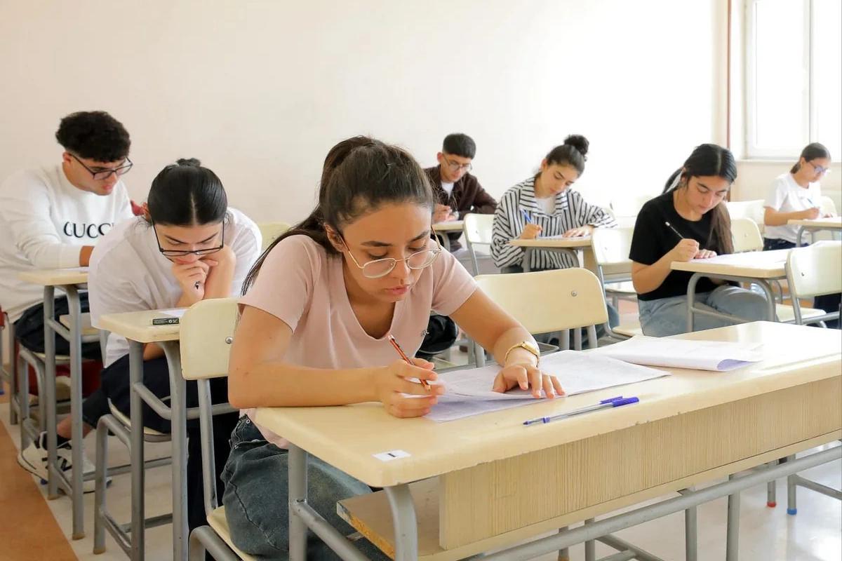 Naxçıvanda II və III ixtisas qrupları üzrə qəbul imtahanı keçirilib