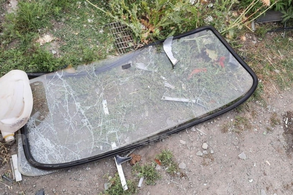 Goranboyda yük avtomobili çaya aşıb, ölən var