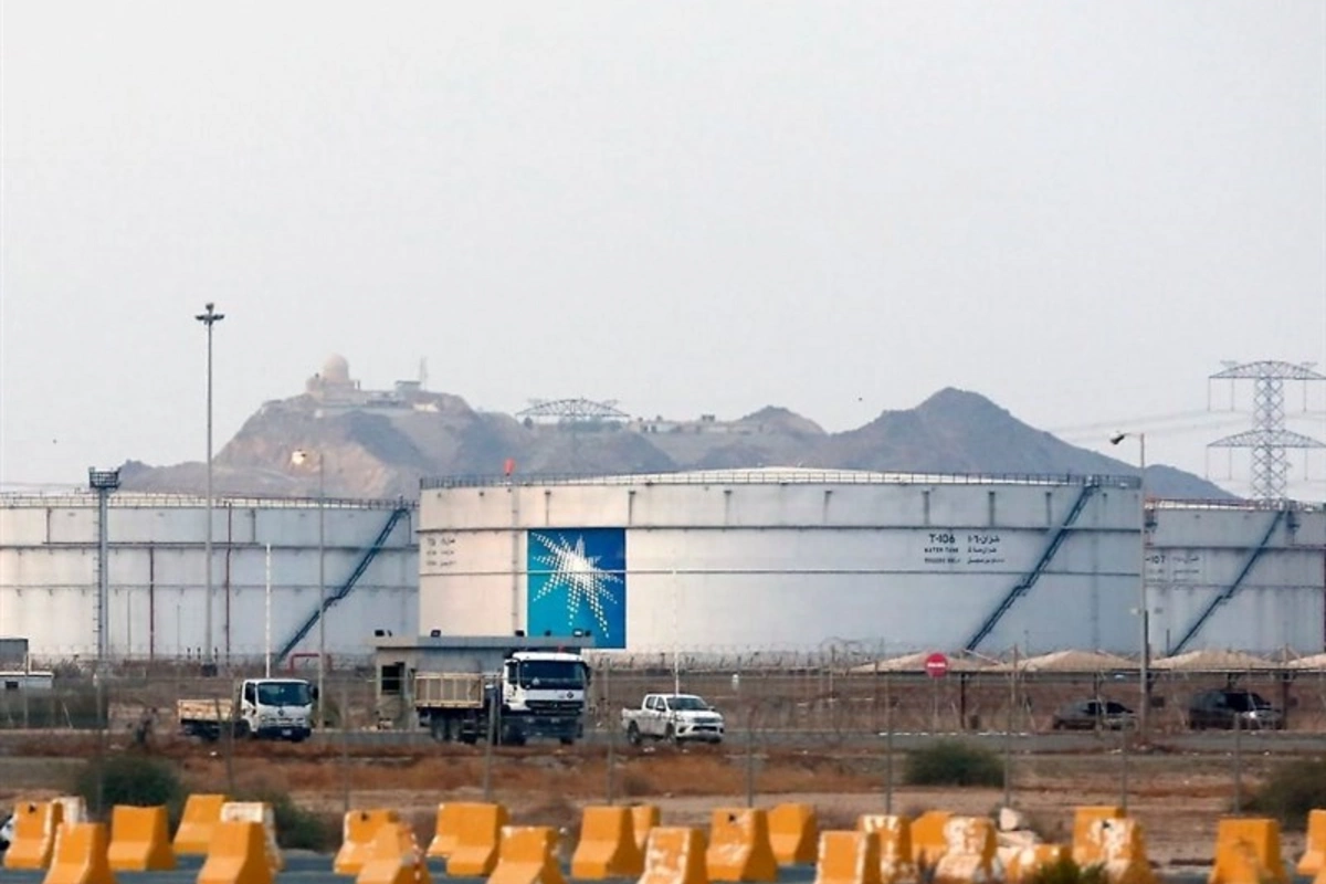 KİV: Region ölkələrinin neft obyektləri İranın hədəfləri arasında deyil