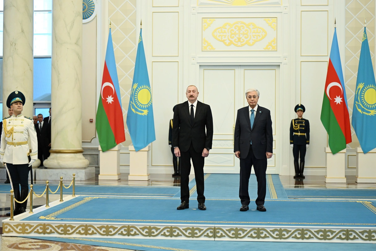 Astanada Azərbaycan Prezidenti İlham Əliyevin rəsmi qarşılanma mərasimi keçirilib Astanada Azərbaycan Prezidenti İlham Əliyevin rəsmi qarşılanma mərasimi keçirilib