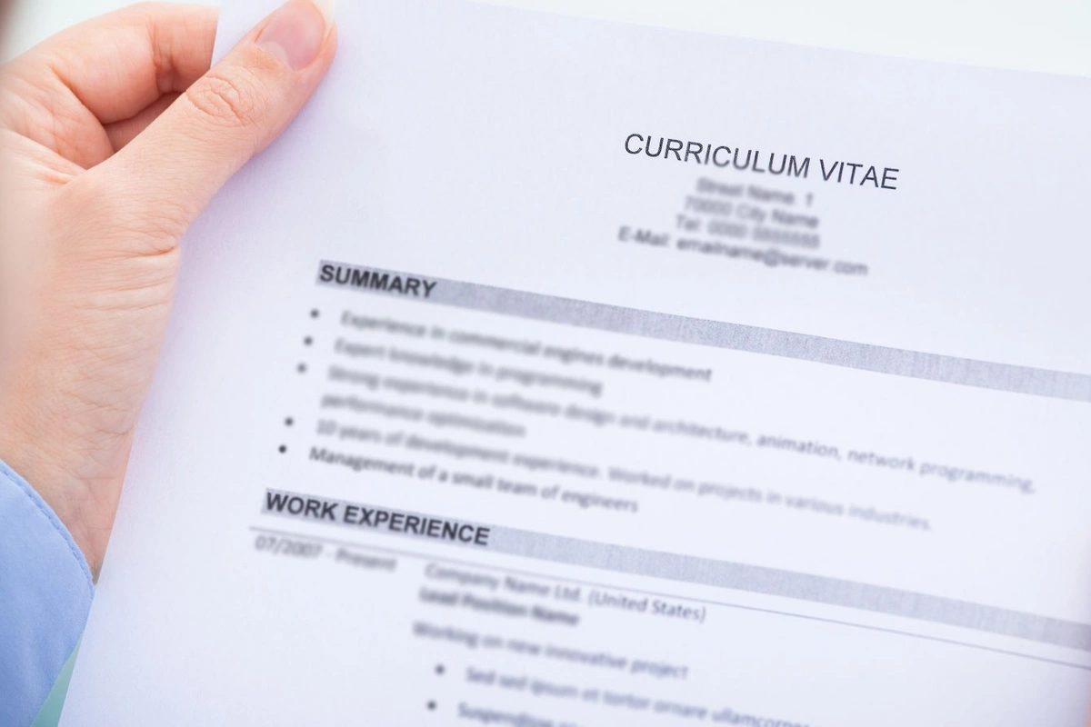 Məşhur müğənninin CV-si ortaya çıxdı: Məni işə götürməsəniz...