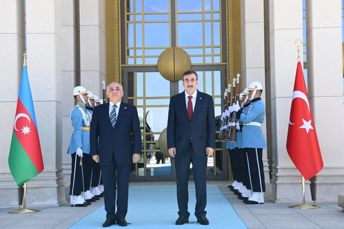 Əli Əsədovla Cevdet Yılmaz arasında telefon danışığı olub