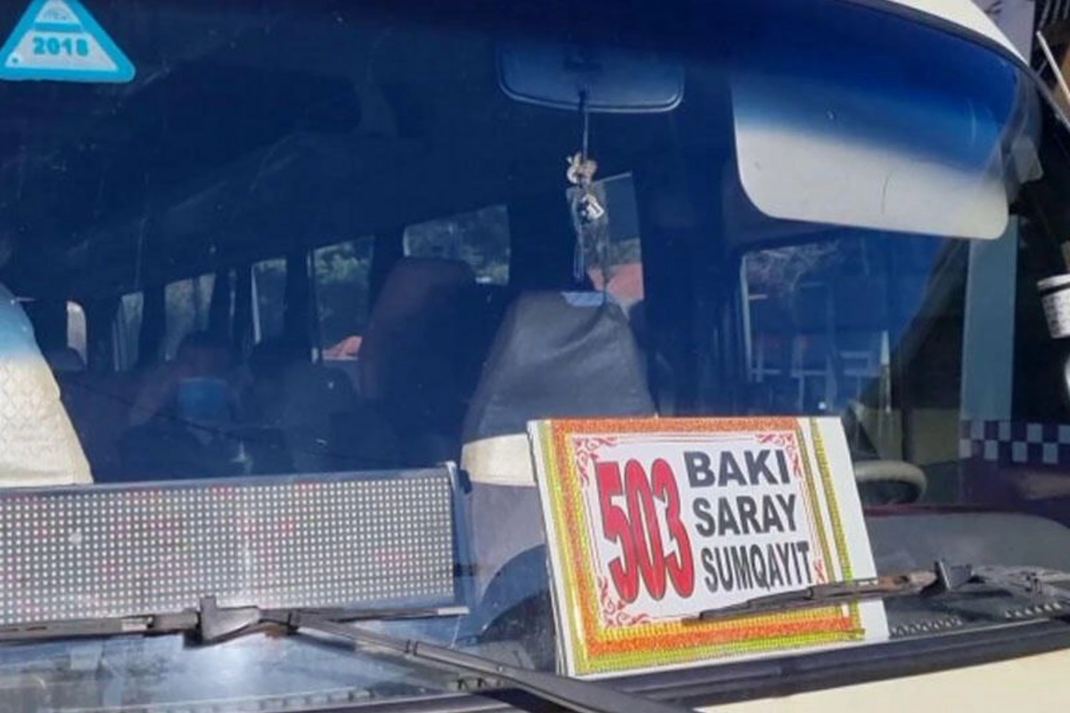 503 saylı avtobusun sürücüləri sərnişinlərdən artıq gediş haqqı tələb edir 503 saylı avtobusun sürücüləri sərnişinlərdən artıq gediş haqqı tələb edir