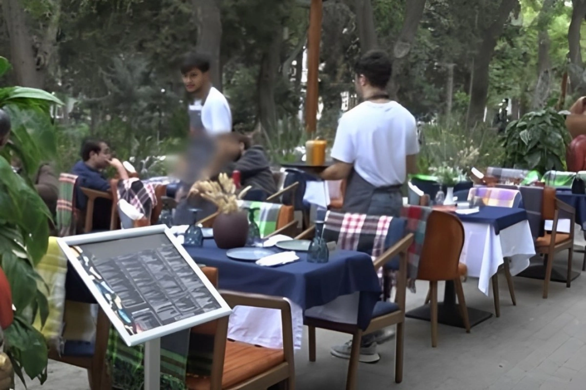 Xaqani bağında ÖZBAŞINALIQ Xaqani bağında ÖZBAŞINALIQ