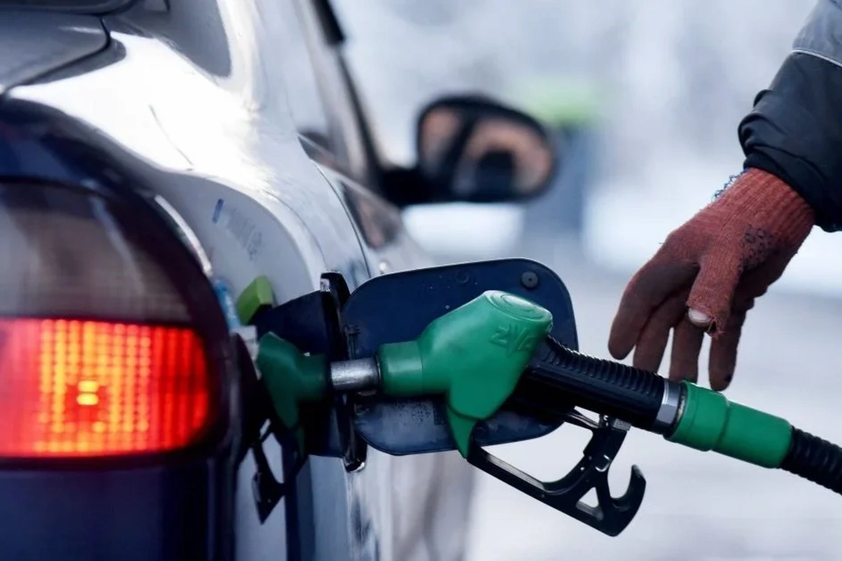 Niderlandda benzinin qiyməti rekord həddə çatdı