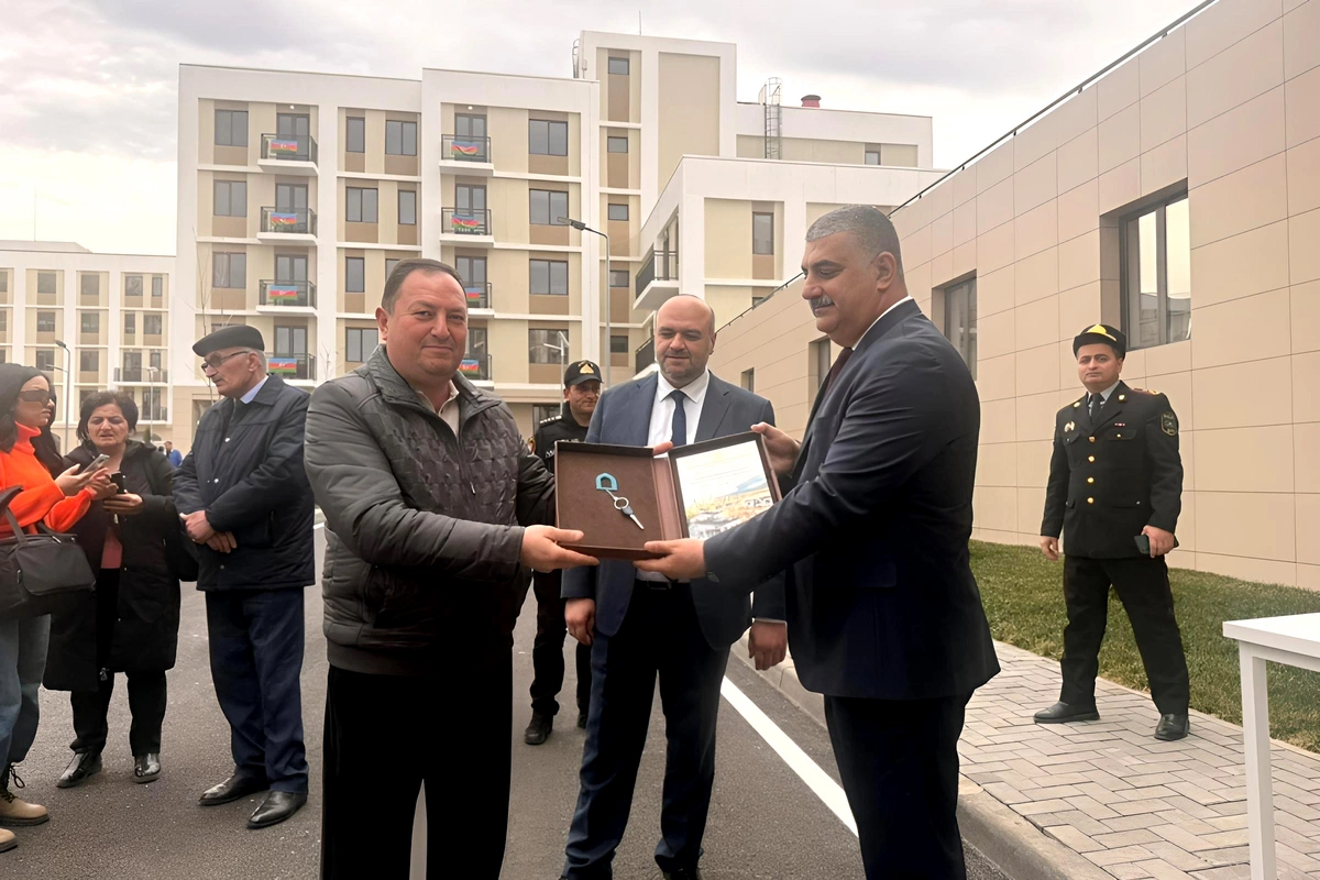 Переселившимся в Агдам семьям вручены ключи от квартир