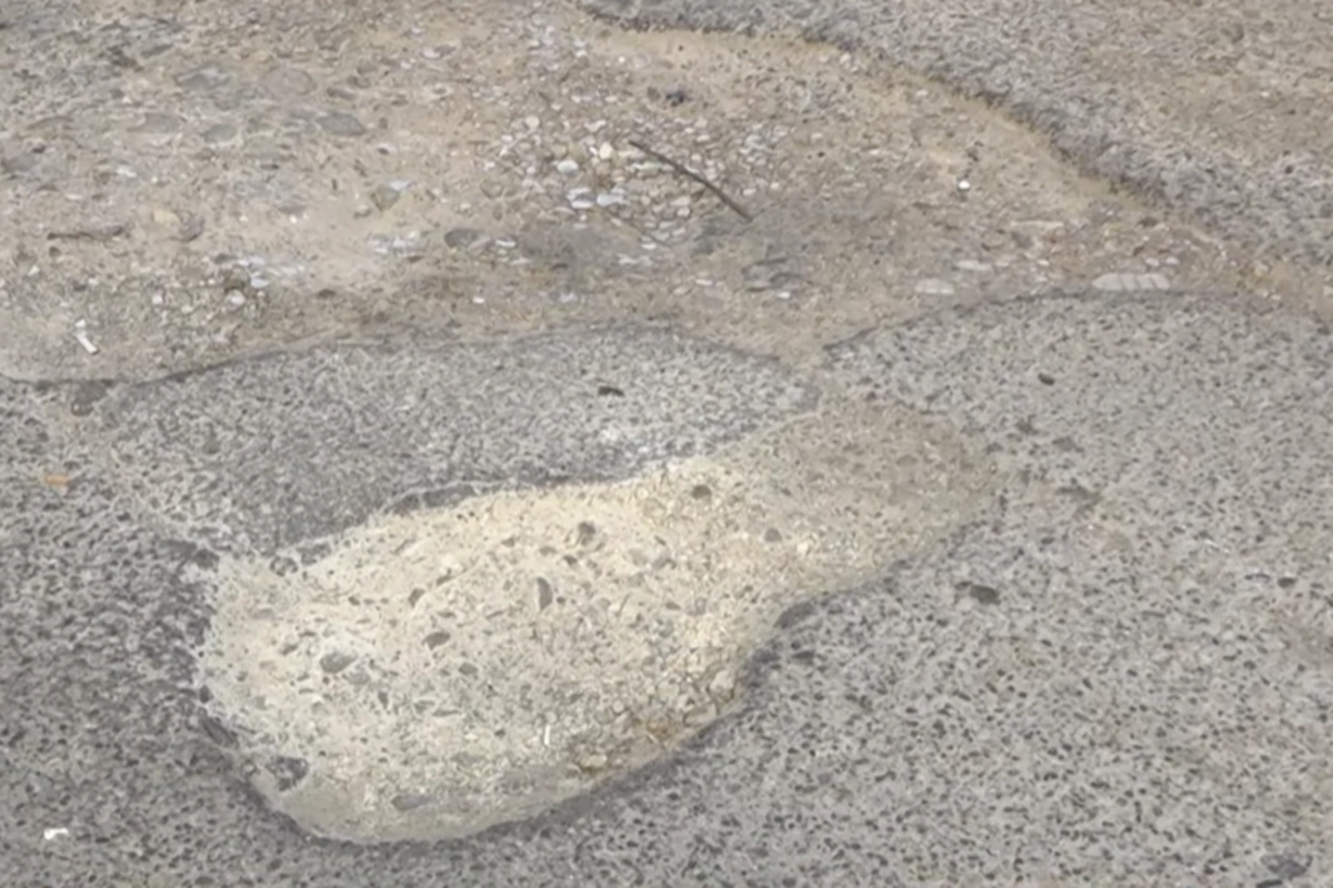 Su xətti çəkdilər, yolu bərbad hala salıb getdilər - Binəqədi sakinlərindən ŞİKAYƏT Su xətti çəkdilər, yolu bərbad hala salıb getdilər - Binəqədi sakinlərindən ŞİKAYƏT