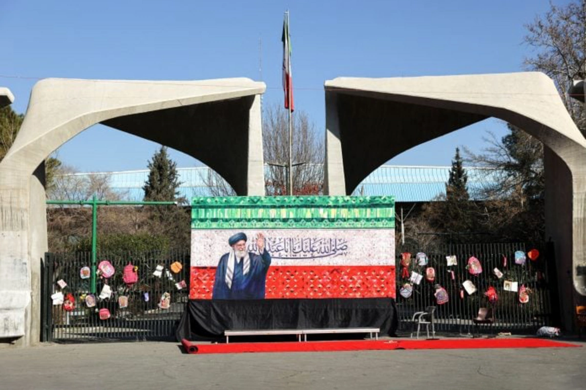 Bu gecə Tehranda Xameneinin xatirəsini anmaq üçün üç günlük matəm mərasimi başlayacaq