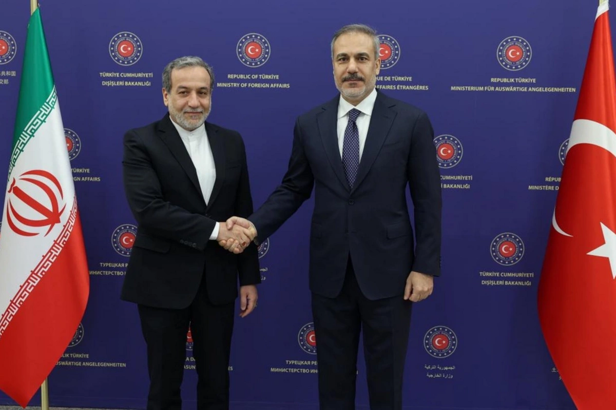 Хакан Фидан и Аббас Арагчи обсудили ядерную программу Ирана