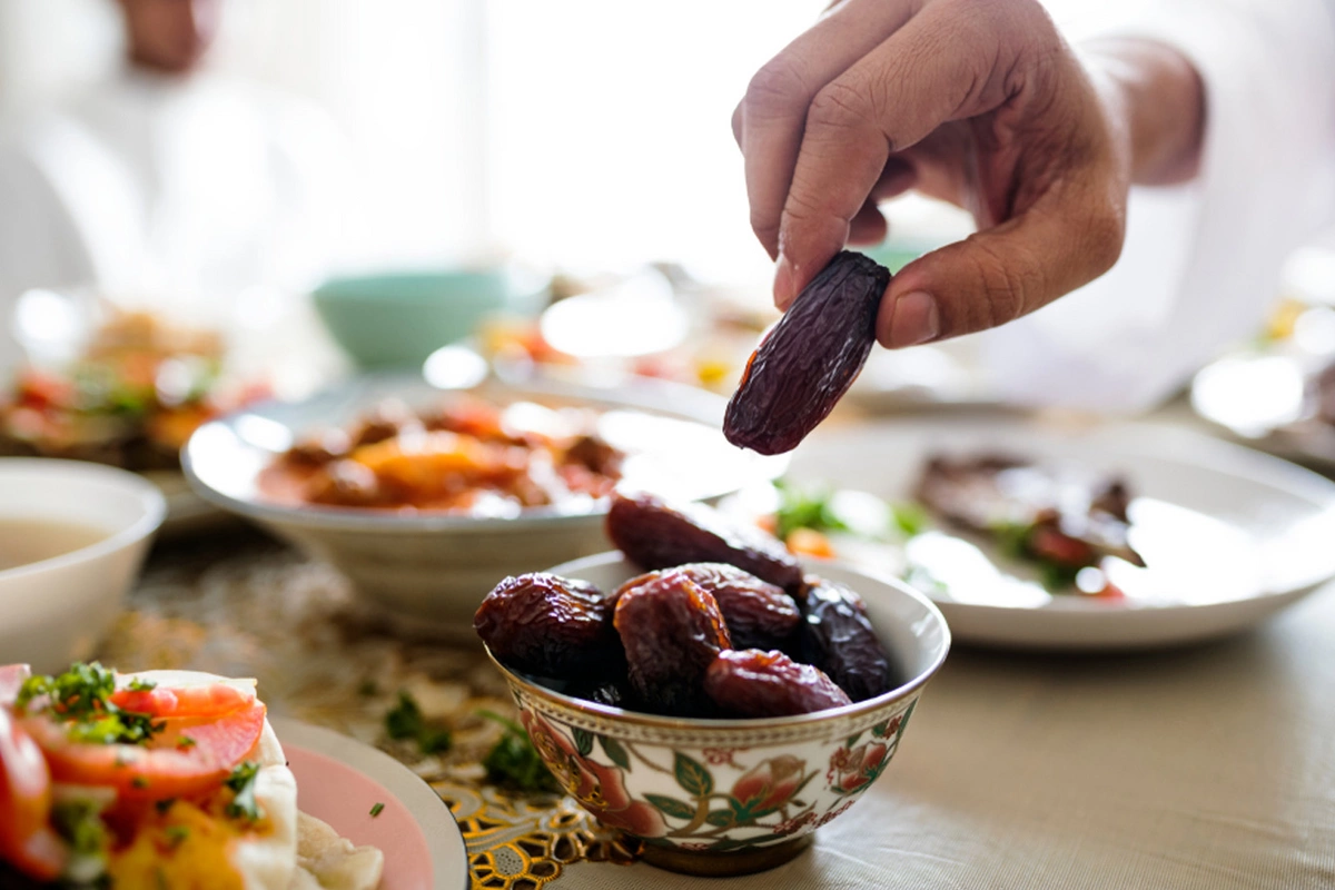 Post in the month of Ramadan: the iftar that saves the heart is named