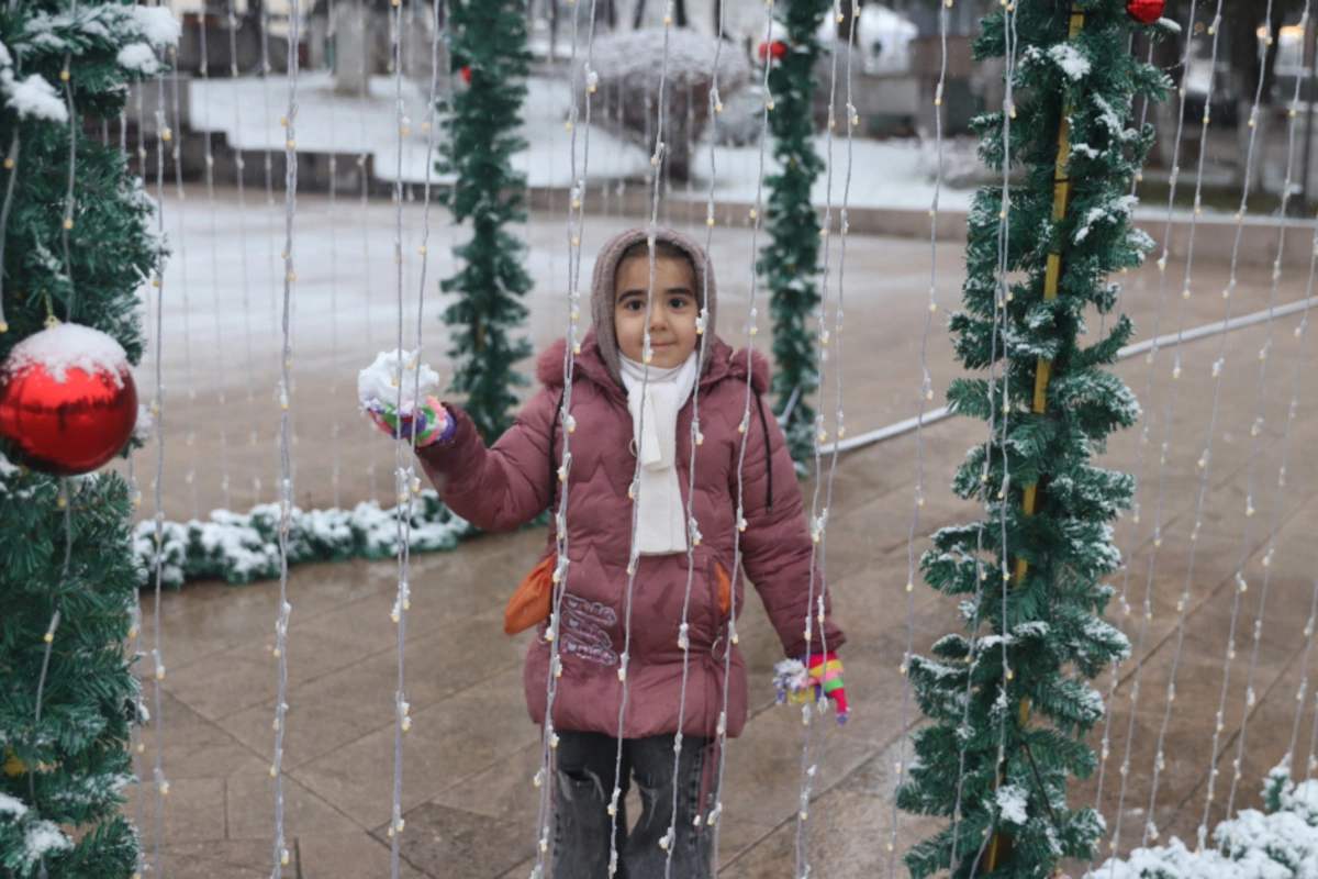 Xankəndiyə ilk qar yağıb