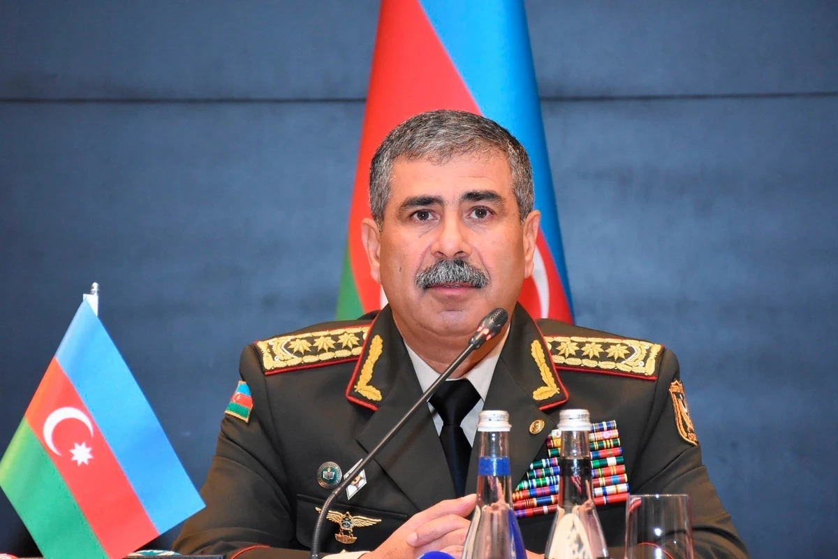 Министр обороны Азербайджана выразил соболезнования Турции