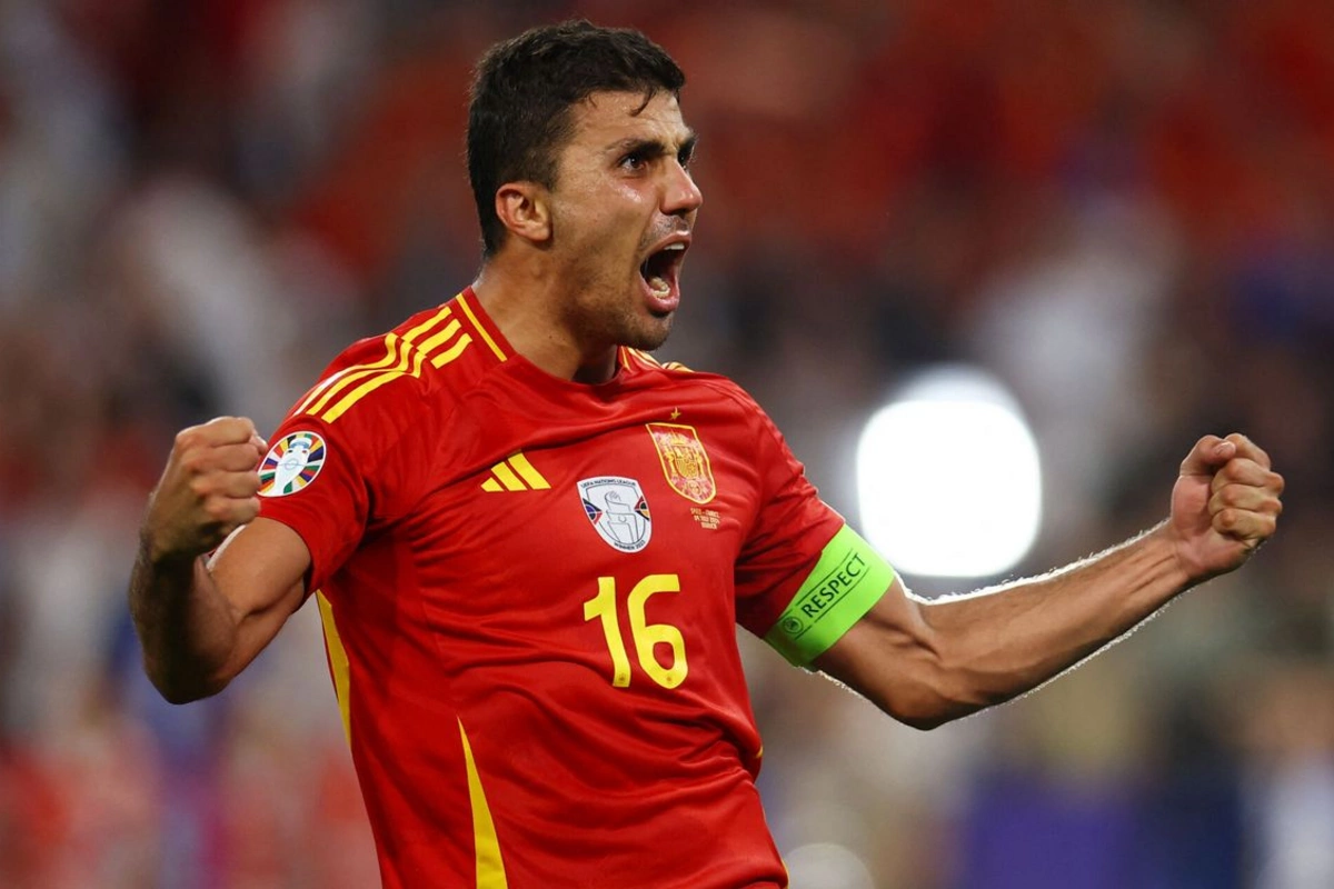 DÇ-2026: Finalçılar mükafatlandırılıb, Rodri turnirin ən yaxşı futbolçusu seçilib