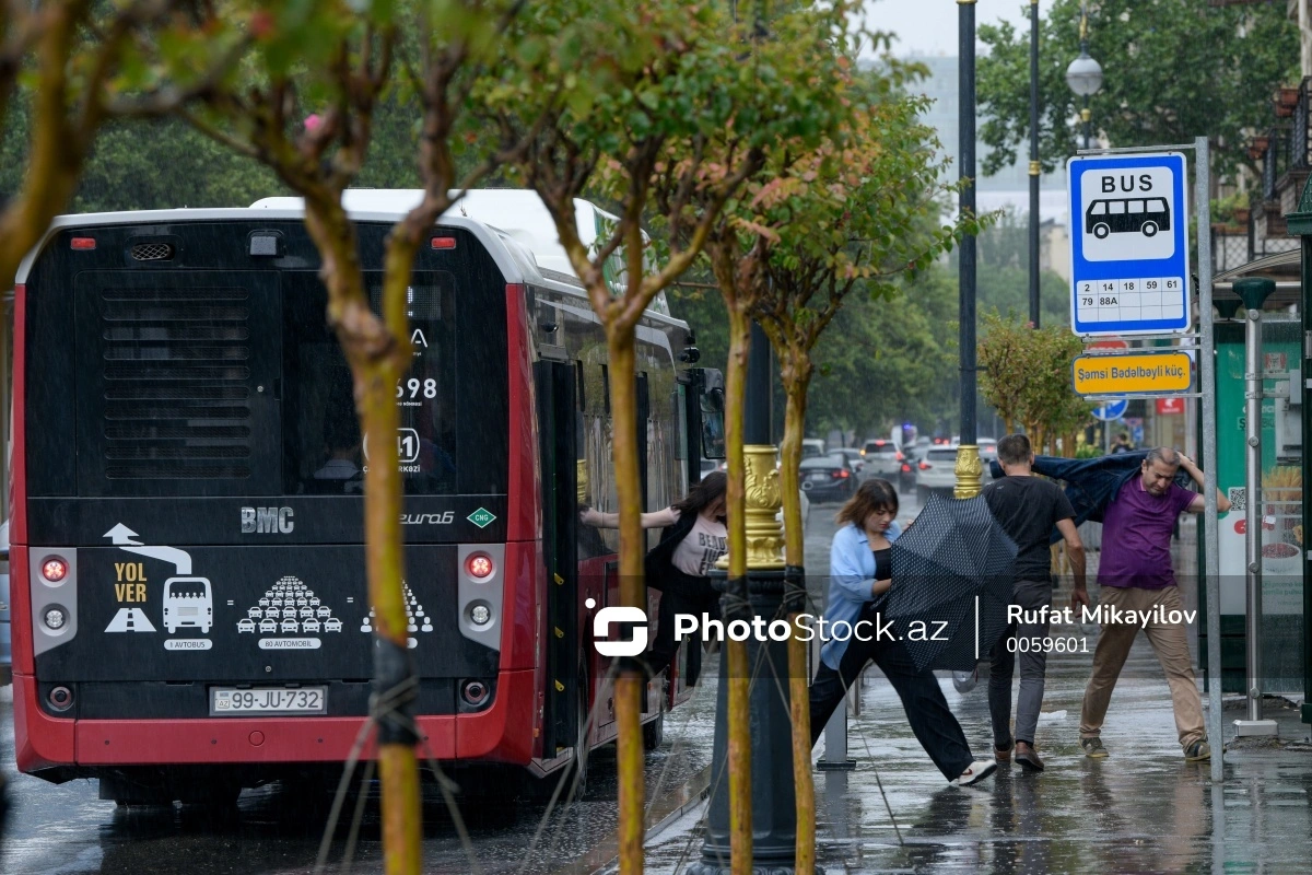 Bakıda avtobusda dava, sərnişin həbs edildi Bakıda avtobusda dava, sərnişin həbs edildi