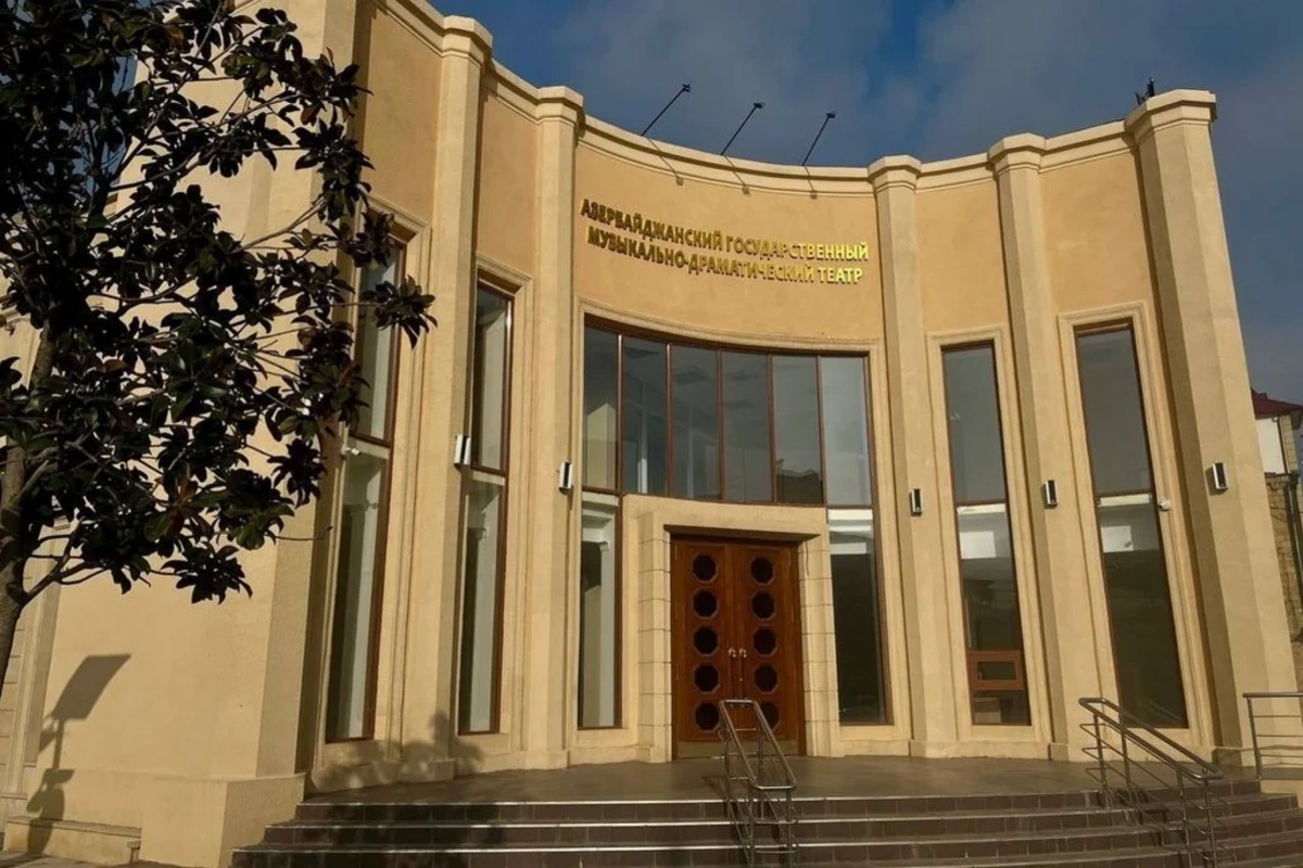 Путин открыл Азербайджанский музыкально-драматический театр в Дербенте