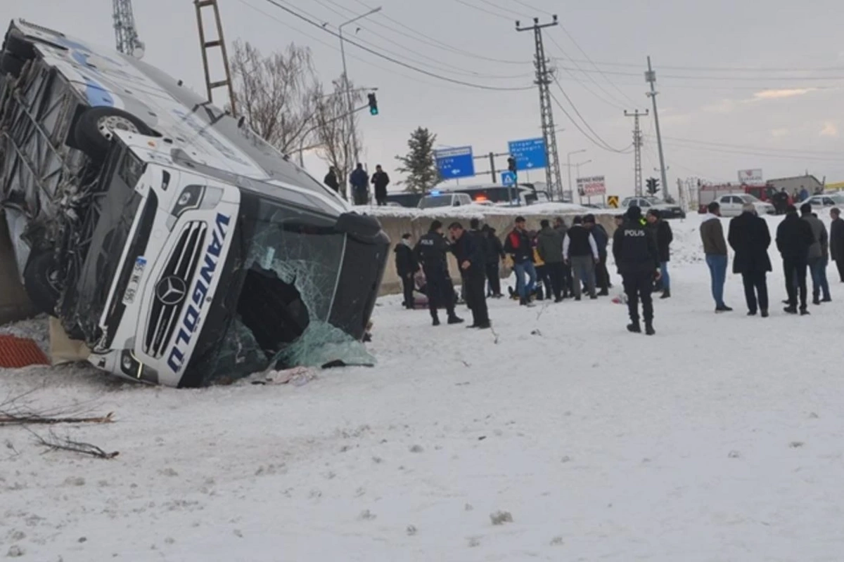 Türkiyədə sərnişin avtobusu aşıb - 16 yaralı var