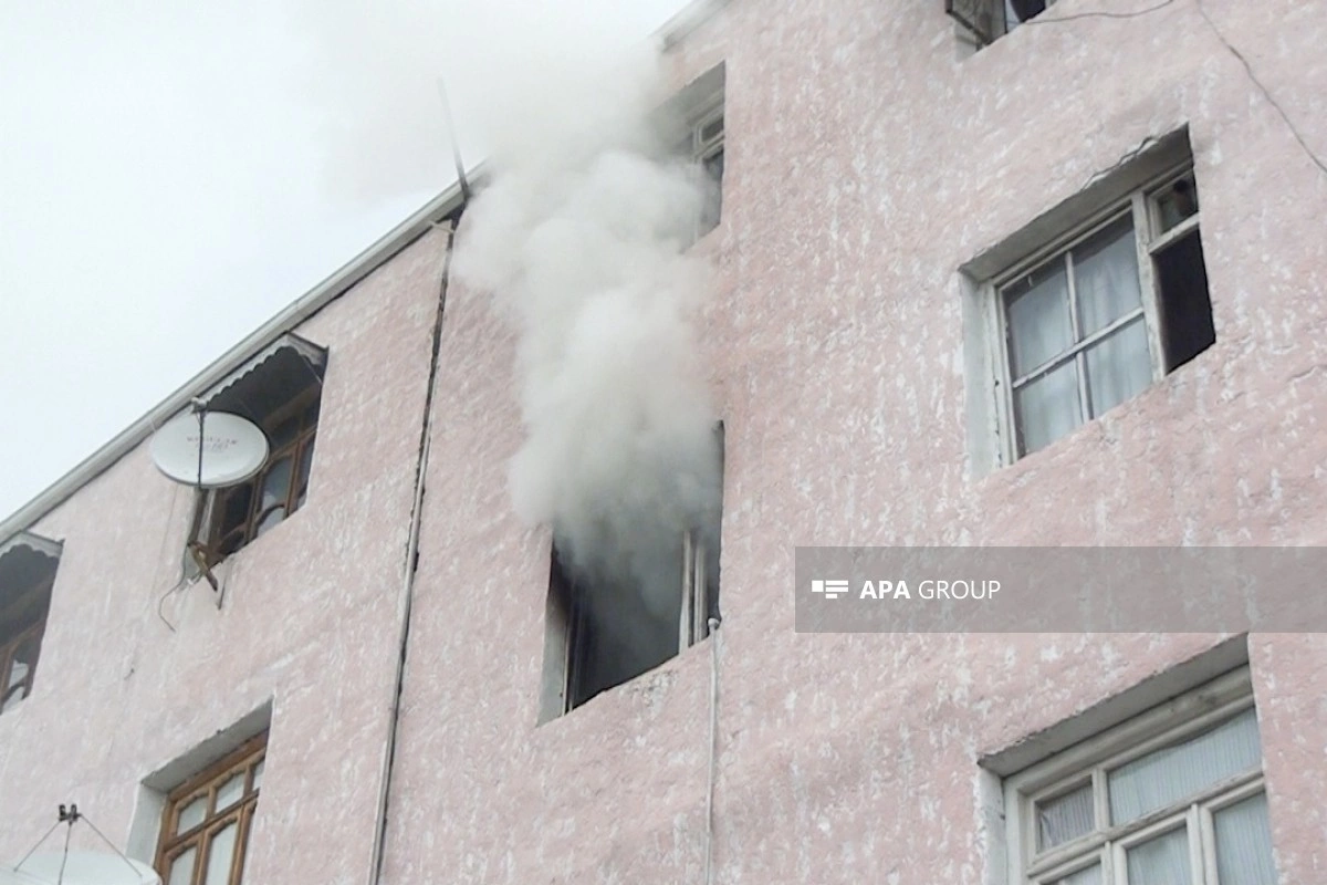 Bakıda yaşayış binasında yanğın baş verib