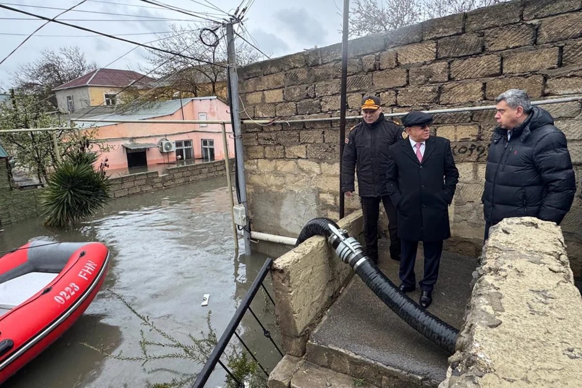 Kəmaləddin Heydərov Keşlədə suyun təsirinə məruz qalmış əraziyə gedib