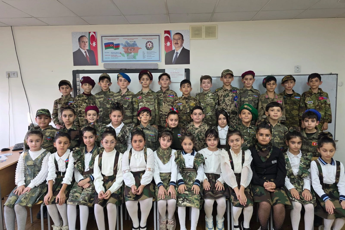 Xırdalanda məktəb-liseydə Zəfər günü ilə bağlı tədbir